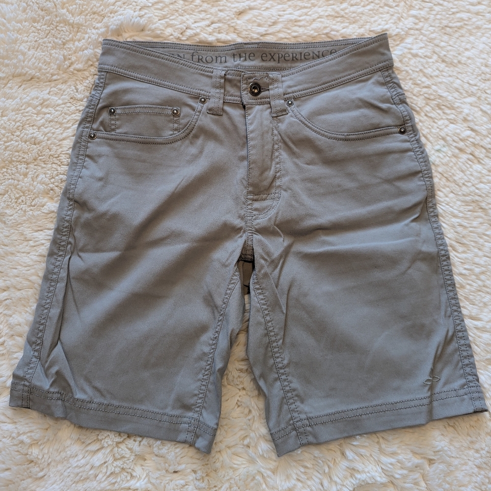Prana men’s Light gray shorts 29x9"